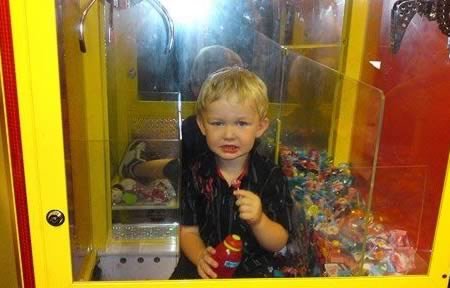 застряли, позорные застревания,человеческая глупость 