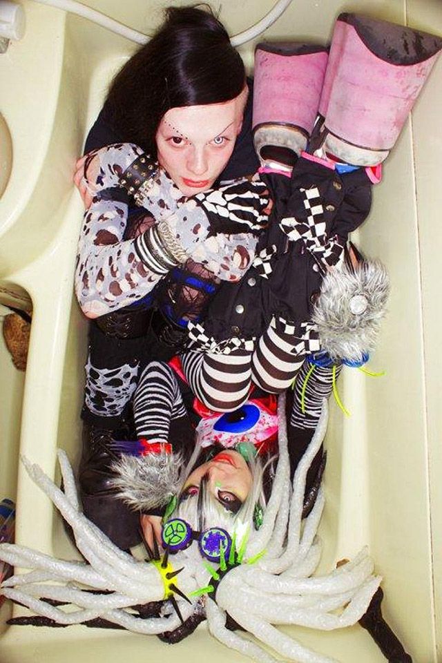 Токийские «клубные детки» в собственных ваннах токио, «клубные детки», в ваннах,hal photographer