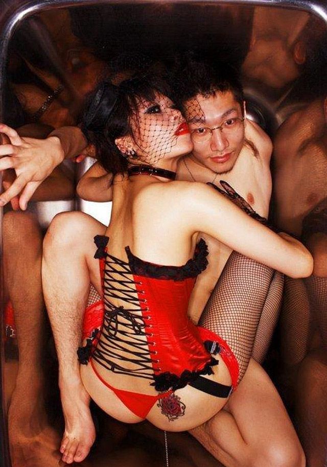 Токийские «клубные детки» в собственных ваннах токио, «клубные детки», в ваннах,hal photographer