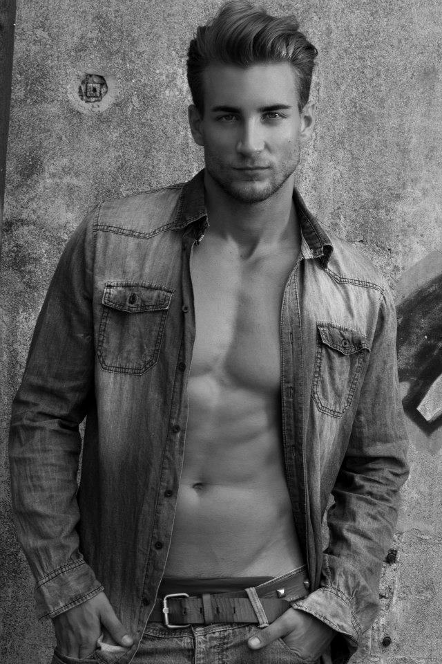 испанец,красавец, модель,Мануэль Рико,сексуальный,гинеколог,manuel rico