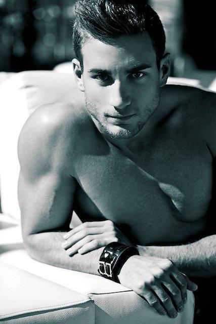 испанец,красавец, модель,Мануэль Рико,сексуальный,гинеколог,manuel rico