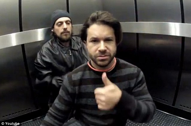 Что бы вы сделали, если бы на ваших глазах совершалось убийство? Убийство,лифт,эксперимент,розыгрыш,Чтобы вы сделали,Thinkmodo