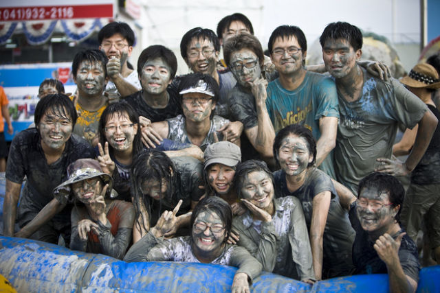 крупнейшие,всемирные, фестивали, со всего света, Марди Гра, Карнавал, Октоберфест, Борен, Бег быков, Энсьерро