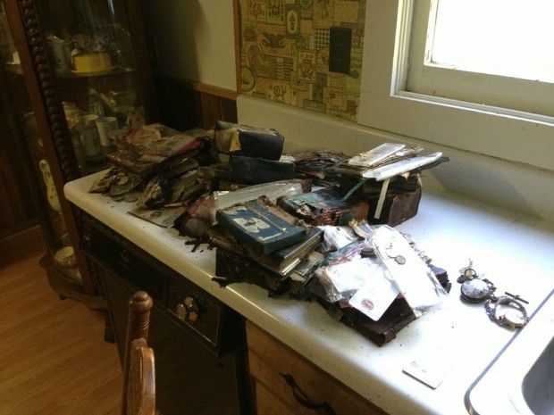 Найденное богатство в тайнике бабушки или счастливый внук внук, тайник бабушки, наследство, драгоценности