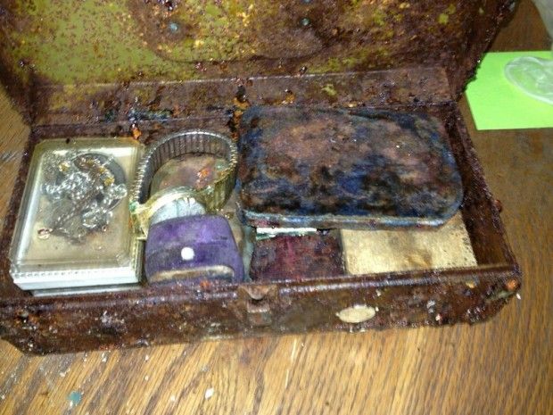 Найденное богатство в тайнике бабушки или счастливый внук внук, тайник бабушки, наследство, драгоценности