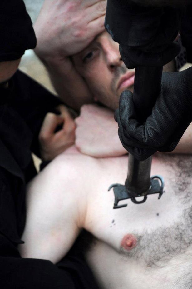 В Чехии, защитникам животных, клеймо, раскаленным железом, число 269