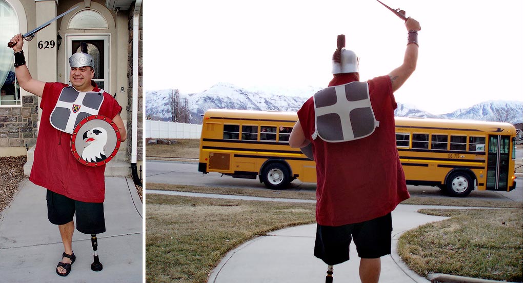 Дейл Прайс покажет, как надо провожать сына в школу