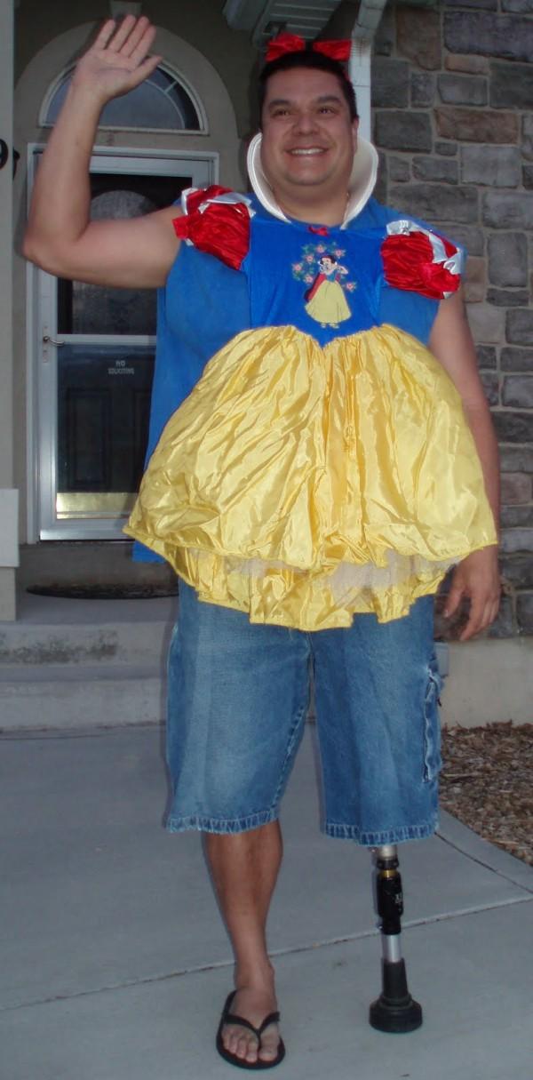 Дейл Прайс покажет, как надо провожать сына в школу