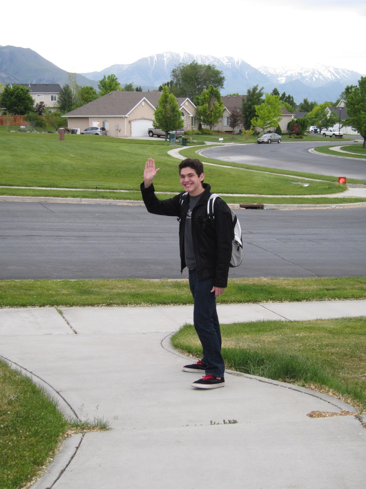 Дейл Прайс покажет, как надо провожать сына в школу