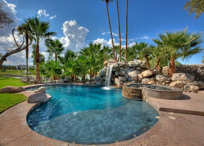 Шикарный дом, рачно, в Лас-Вегасе, за $48 млн ,с собственным аэропортом