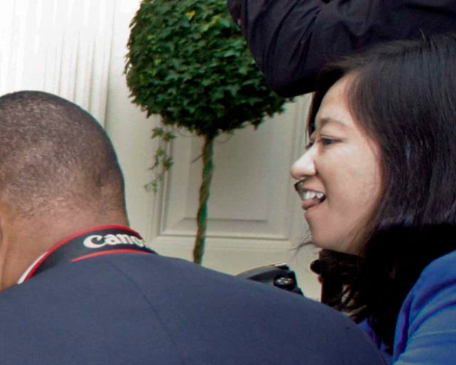 Собака, Мишель Обама, Санни,Sunny, прыгнул, на девочку, в Белом доме