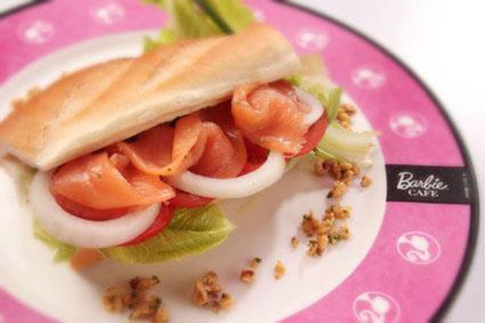 Ресторан для фанатов куклы Барби