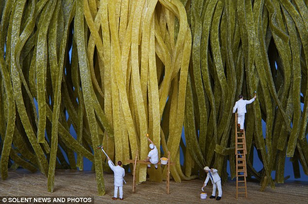 Рабочие миниатюры, Тони Полинни,маленькие рабочие