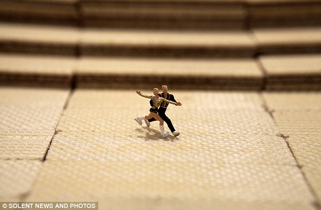 Рабочие миниатюры, Тони Полинни,маленькие рабочие