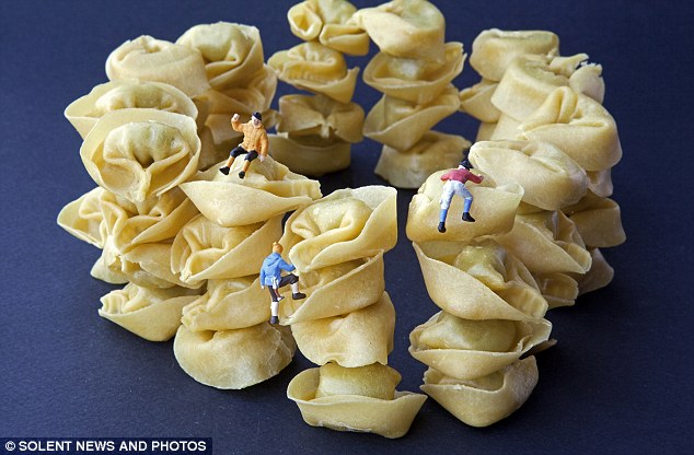 Рабочие миниатюры, Тони Полинни,маленькие рабочие