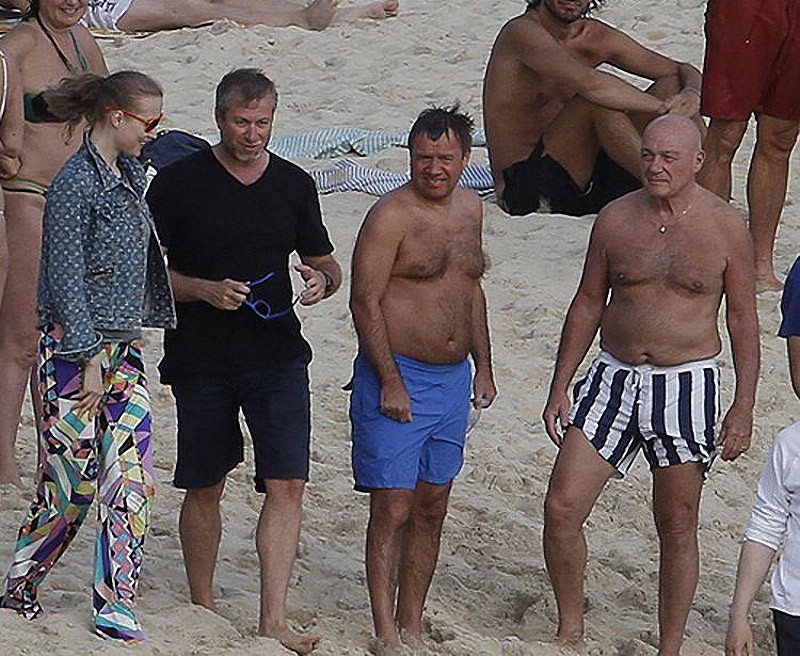 политики на пляже, купальные костюмы политиков