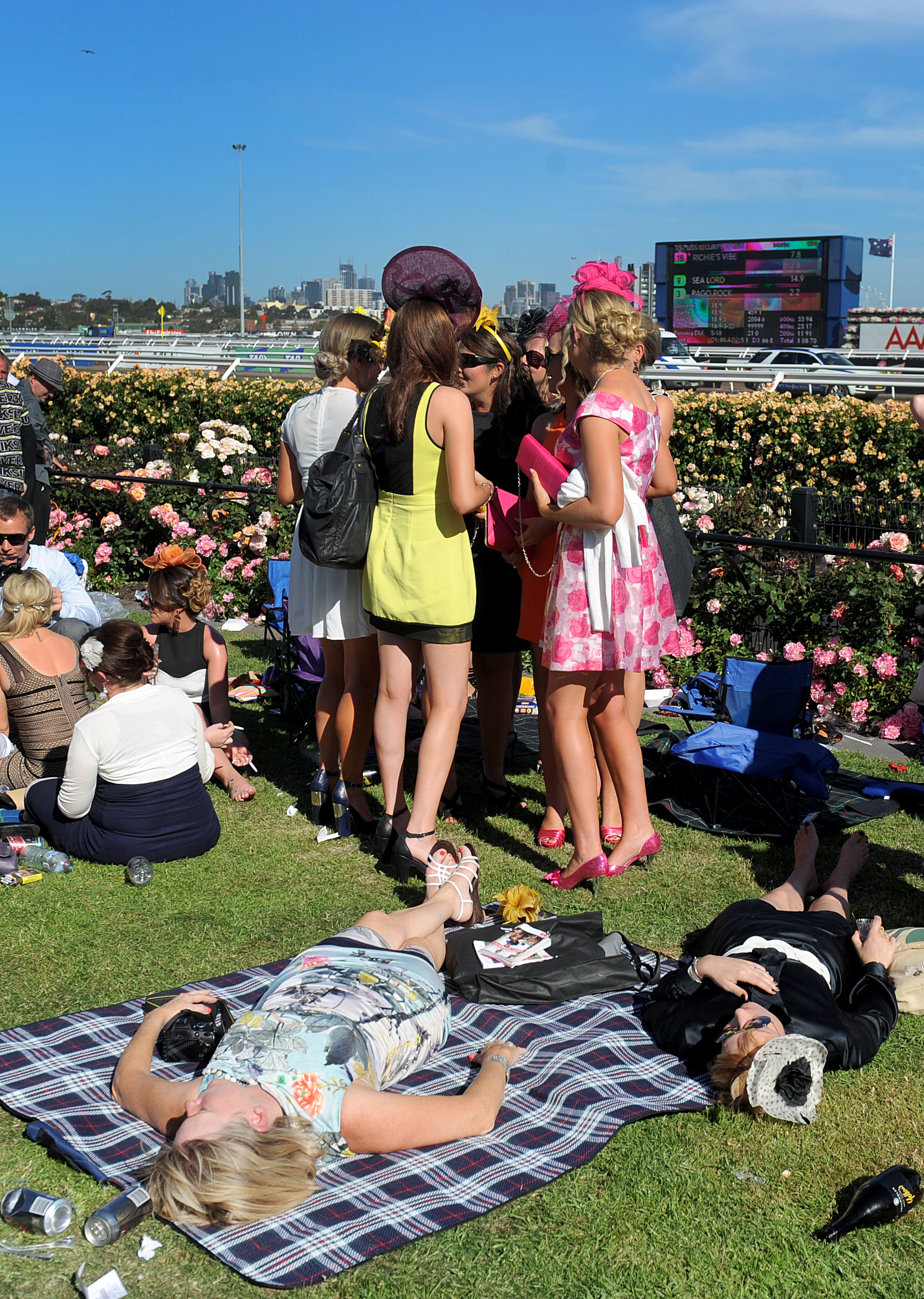 Мода на поле Fashions On The Field  Кубок Мельбурна 2013,  Melbourne Cup 