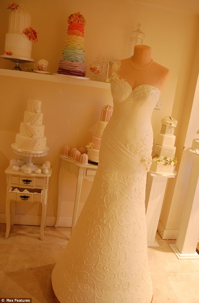 Это не свадебное платье торт,свадебное платье, сахарные жемчужины,