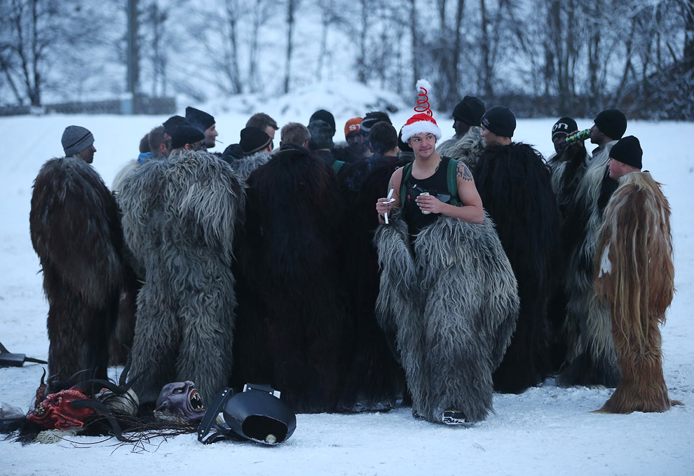 Крампус,антипод, противоположность, зловещий напарник, Святой Николай, Krampus