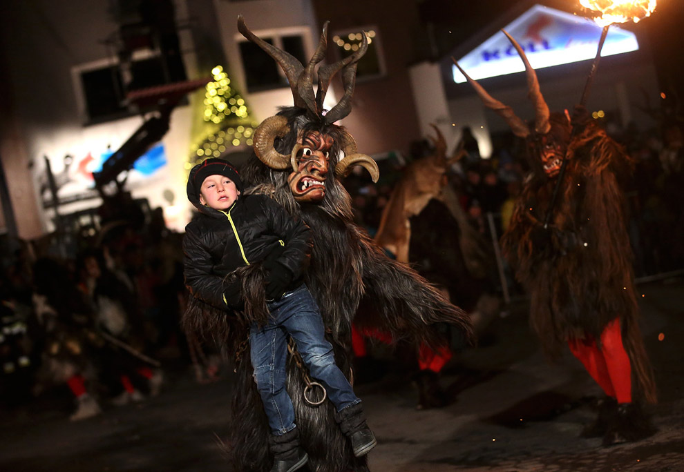 Крампус,антипод, противоположность, зловещий напарник, Святой Николай, Krampus