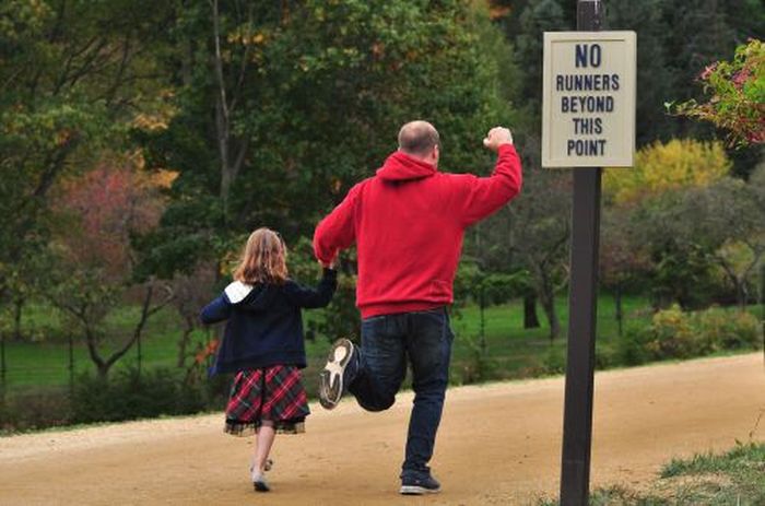 Смешные фото, люди нарушают, запреты,законы, делают что хотят