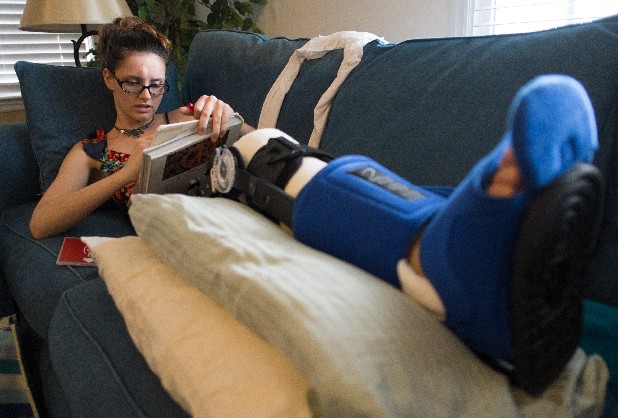 Мэтью Уэббом,Matthew Webb,перепутал, Обри Майо,Aubrey Mayo,с оленем, охотиться, выстрелил, в ногу