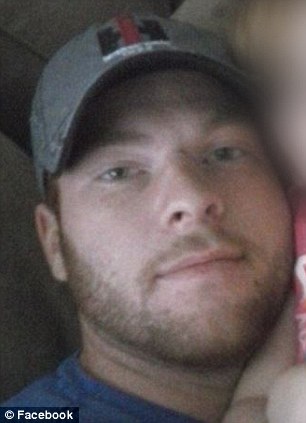 Мэтью Уэббом,Matthew Webb,перепутал, Обри Майо,Aubrey Mayo,с оленем, охотиться, выстрелил, в ногу