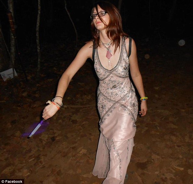 Мэтью Уэббом,Matthew Webb,перепутал, Обри Майо,Aubrey Mayo,с оленем, охотиться, выстрелил, в ногу