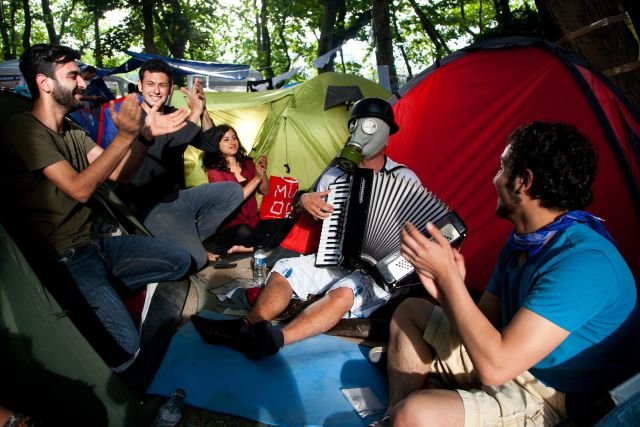 странные люди. странные поступки. человеческая глупость