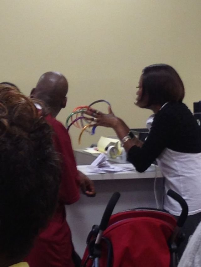 странные люди. странные поступки. человеческая глупость