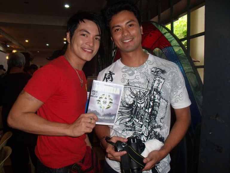 Филиппинец Герберт Чавес потратил 16 лет чтобы стать Суперменом Филиппинец Герберт Чавес,Супермен, 13 операций