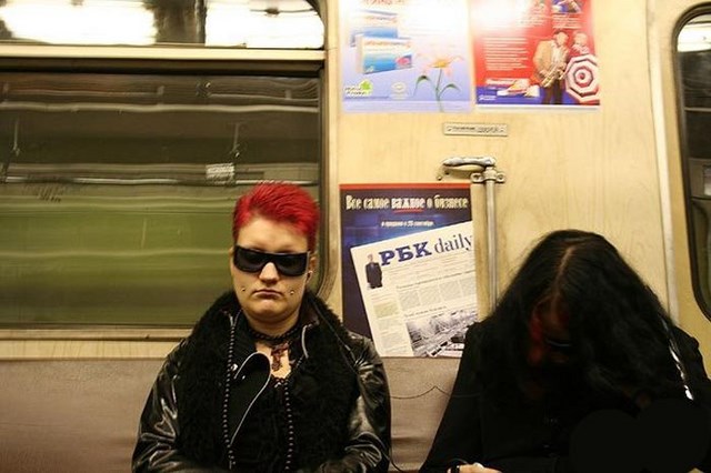 люди в метро, транспорт,чудаки
