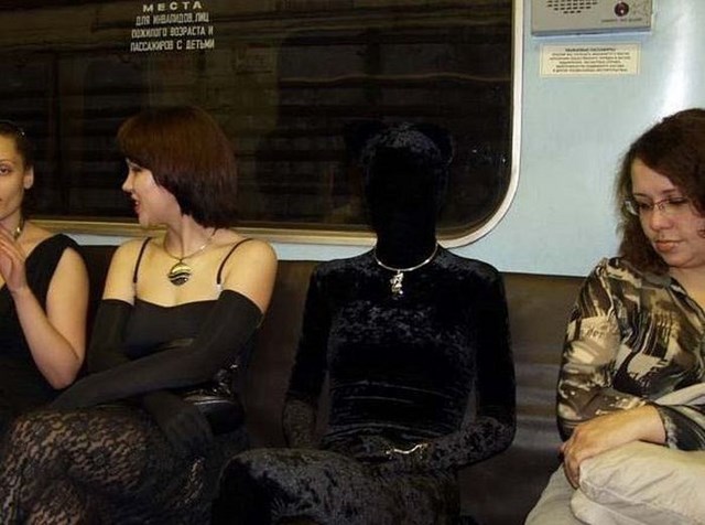 люди в метро, транспорт,чудаки