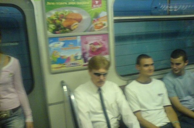 люди в метро, транспорт,чудаки