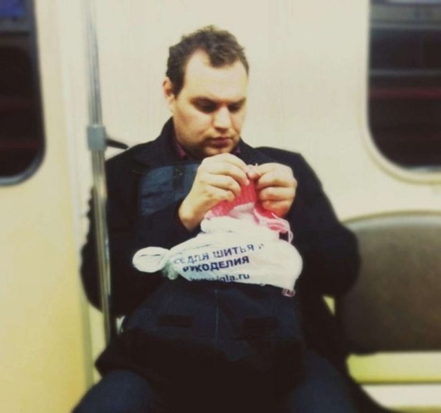 люди в метро, транспорт,чудаки