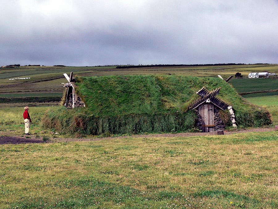 дома захваченные растениями, дома поросшие растениями