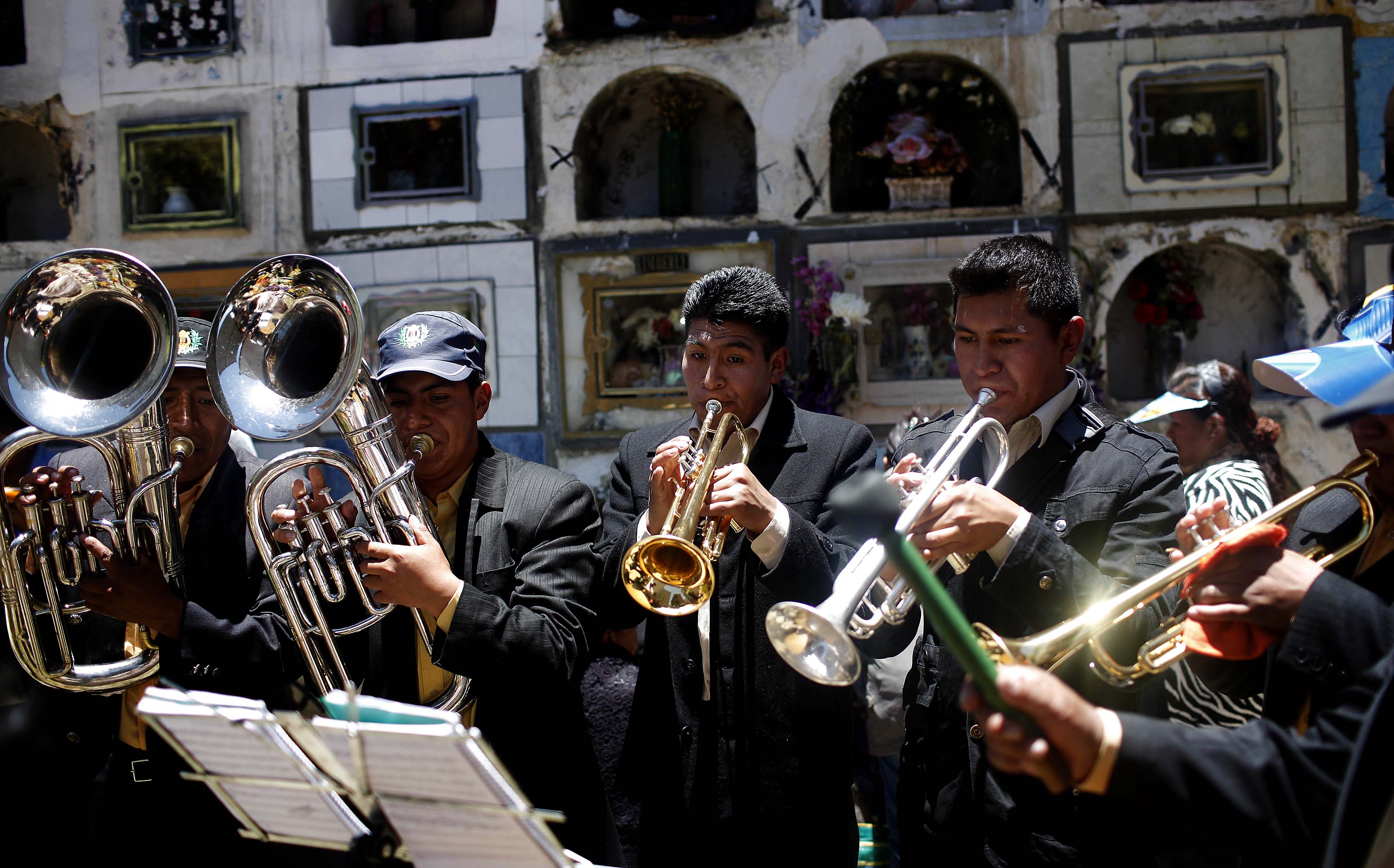 Украшенные черепа людей, День черепов, Боливия, Dia de los Natitas