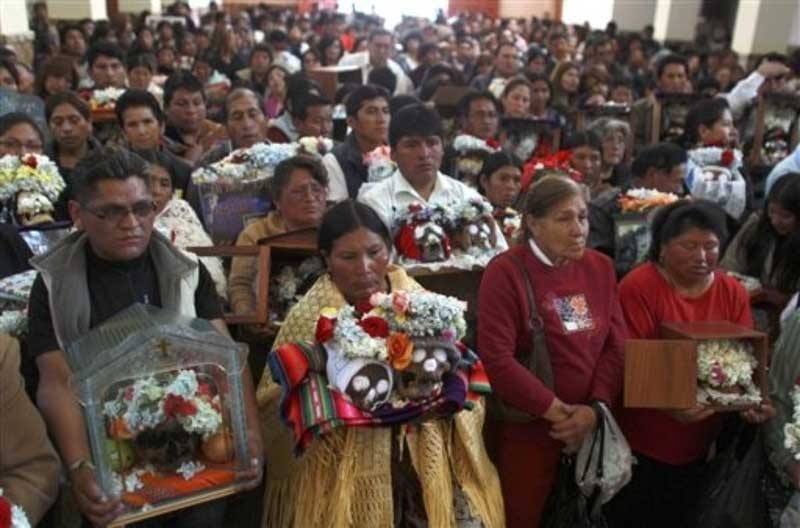 Украшенные черепа людей, День черепов, Боливия, Dia de los Natitas