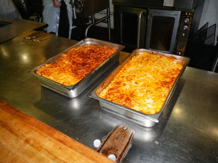 Как кормят в американском приюте для бездомных Как кормят, американский приют, для бездомных