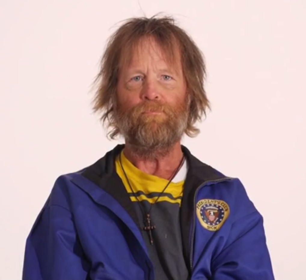 видео Degage Ministres. Из бомжа в стильного мужчину Джим Вольф, Jim Wolf 