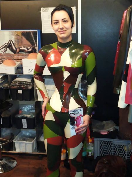 На что пошла девушка ради осиной талии Мишель Кобке, корсет 3 года, осиная тонкая талия 40 см