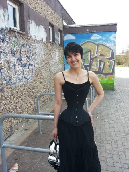 На что пошла девушка ради осиной талии Мишель Кобке, корсет 3 года, осиная тонкая талия 40 см