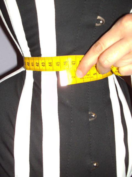 На что пошла девушка ради осиной талии Мишель Кобке, корсет 3 года, осиная тонкая талия 40 см