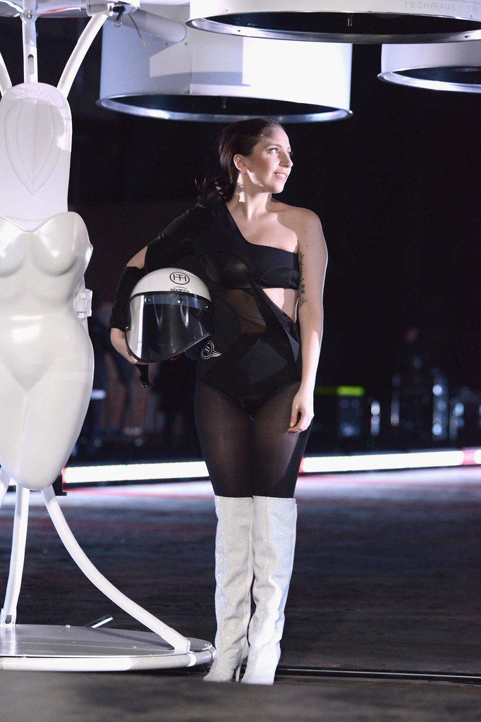 Леди Гага без тонн гламура и эпатажа Леди Гага, Lady Gaga, презентация, Artpop, без макияжа