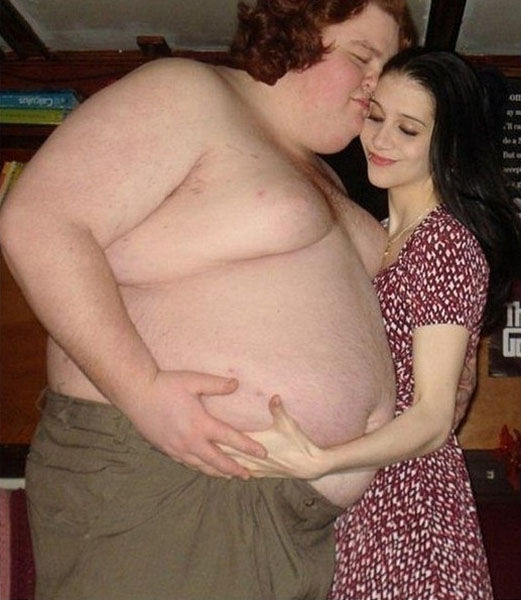 настоящая любовь, симпатичная девушка, с толстым, рыжим, парнем