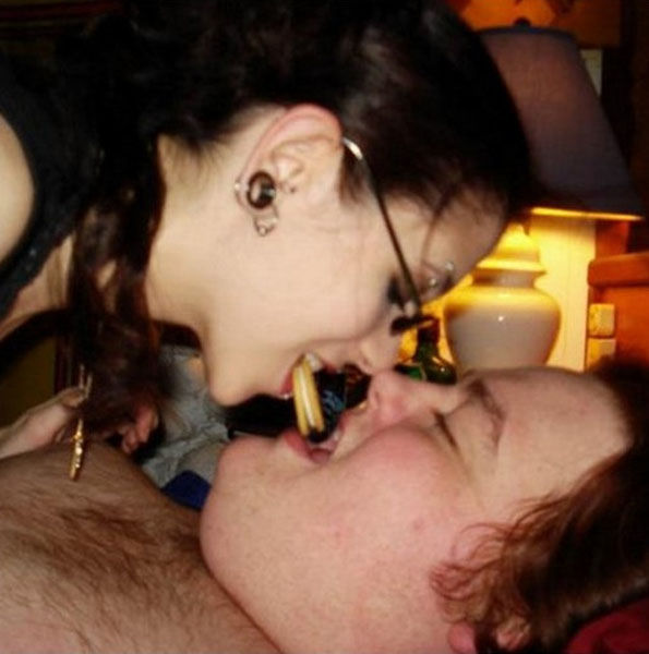 настоящая любовь, симпатичная девушка, с толстым, рыжим, парнем