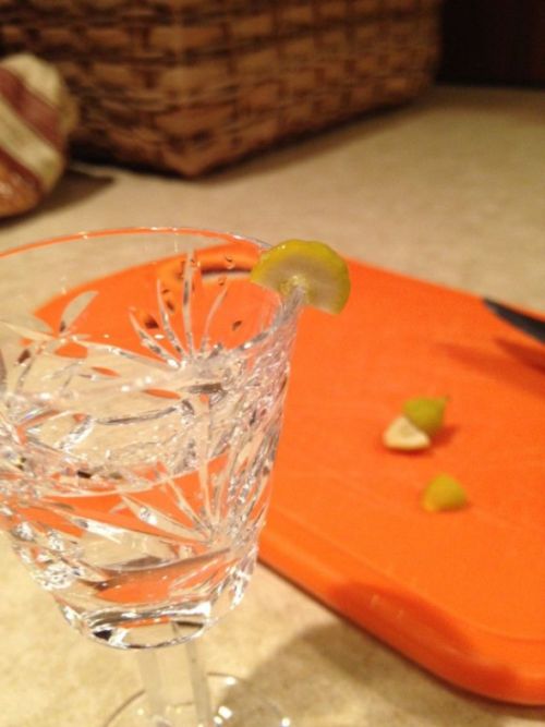 Мини, микро, рекордно, маленький, лимон, выращеный в неблагоприятных, условиях