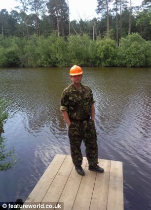 Последним желанием солдата было поддержать новорожденную дочь на руках Последнее, желание, солдата,поддержать, новорожденную, дочь, на руках, ребенка