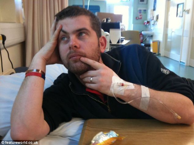 Последним желанием солдата было поддержать новорожденную дочь на руках Последнее, желание, солдата,поддержать, новорожденную, дочь, на руках, ребенка