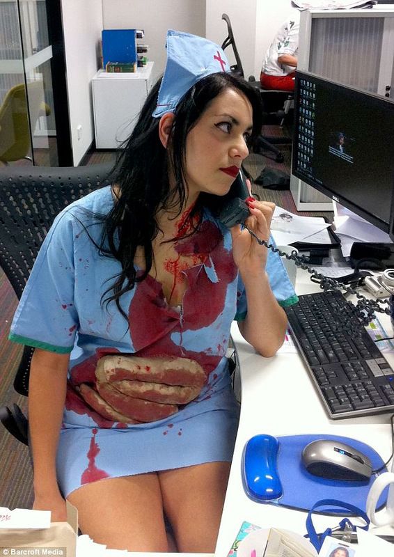 Девушка, любит, переодеваться, в костюмы, перевоплощение, theme me